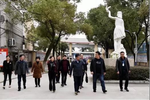 南昌民德学校：市教育局谢局长莅临学校调研指导